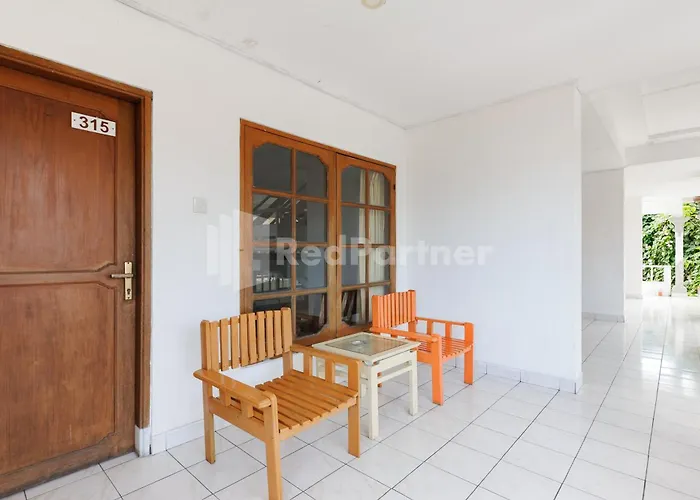 Hotel Pulau Bali Redpartner 2*