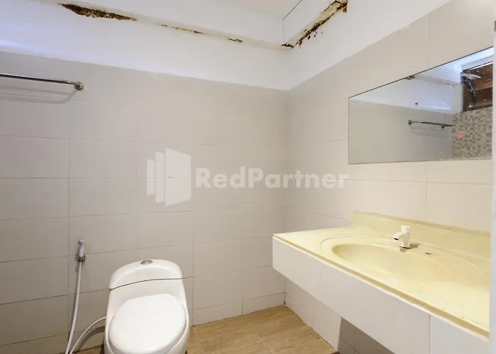 Hotel Pulau Bali Redpartner 2*
